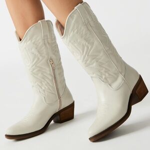 White Women's Cowboy Boots